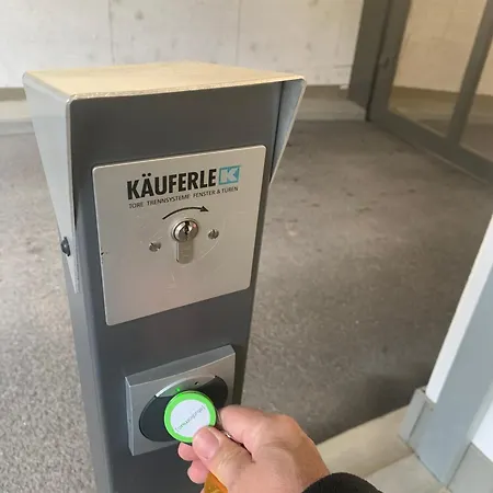 דירה 279 Expositon Center Galluswarte Main Train Station פרנקפורט