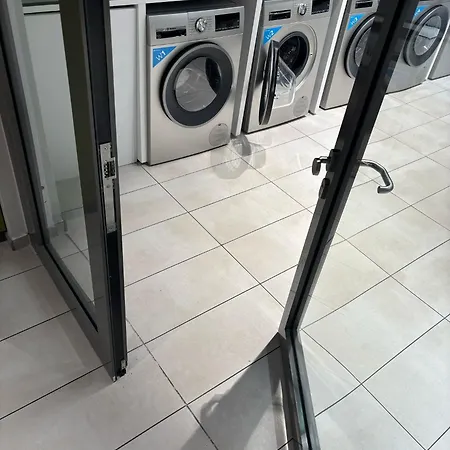 279 Expositon Center Galluswarte Main Train Station * פרנקפורט