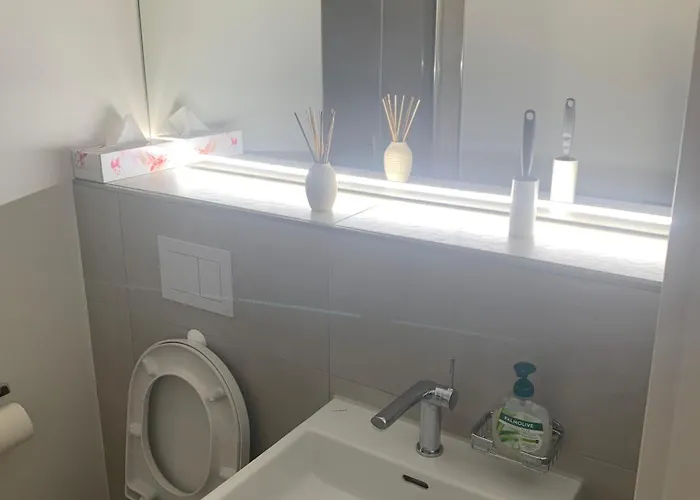 279 Expositon Center Galluswarte Main Train Station *