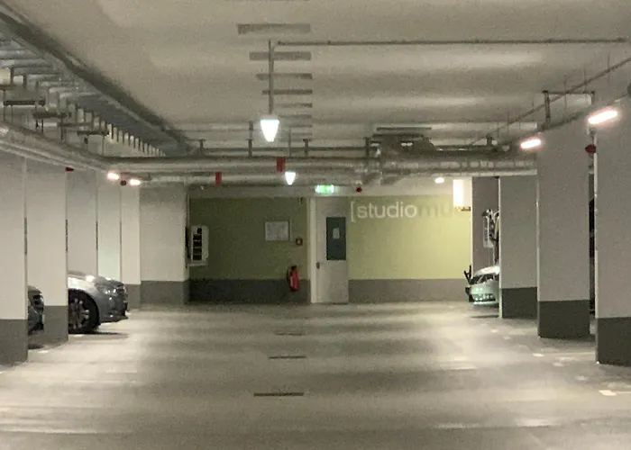 279 Expositon Center Galluswarte Main Train Station * Frankfurt am Main