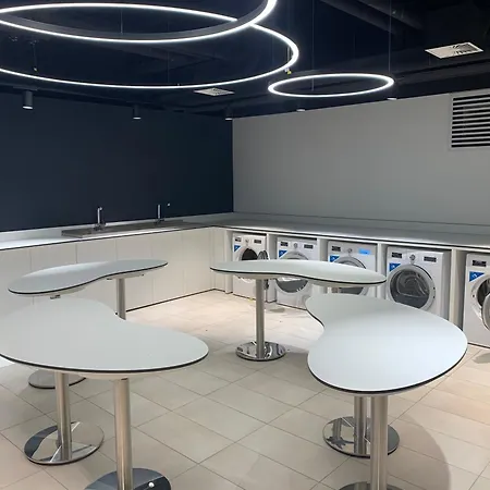 279 Expositon Center Galluswarte Main Train Station アパート