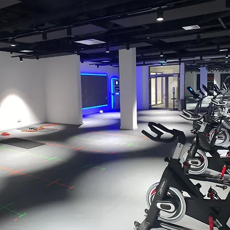 アパート 279 Expositon Center Galluswarte Main Train Station フランクフルト