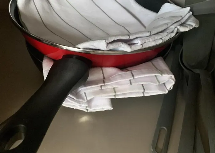 279 Expositon Center Galluswarte Main Train Station *